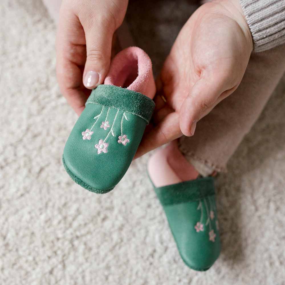Stickblümchen - Barfußschuhe, Hausschuhe und Krabbelschuhe, IVN Naturleder zertifiziert