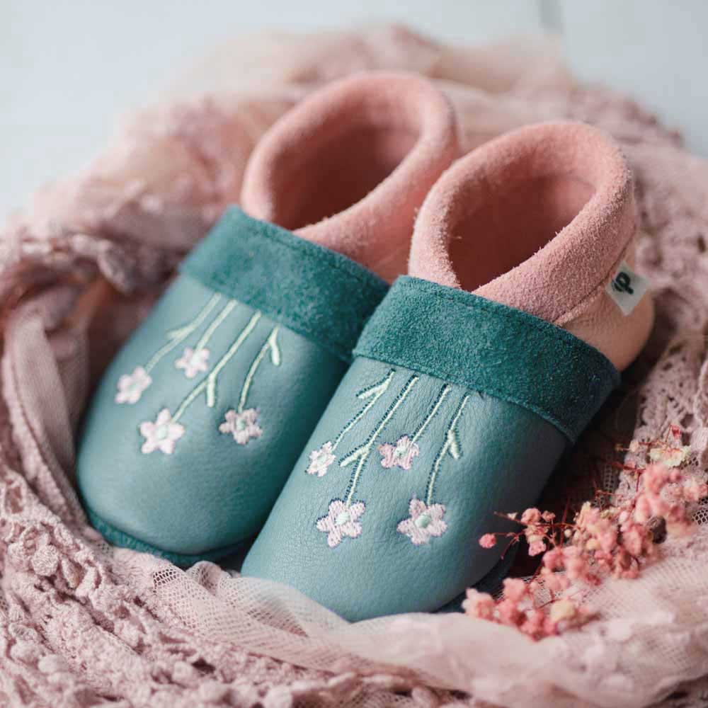 Stickblümchen - crawling shoes and slippers made of natural leather