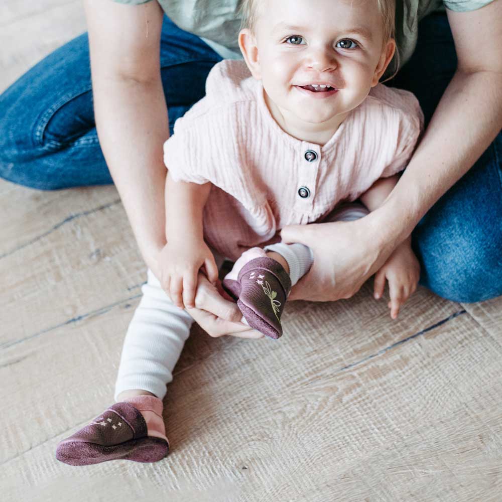 Fee - crawling shoes and slippers made of natural leather